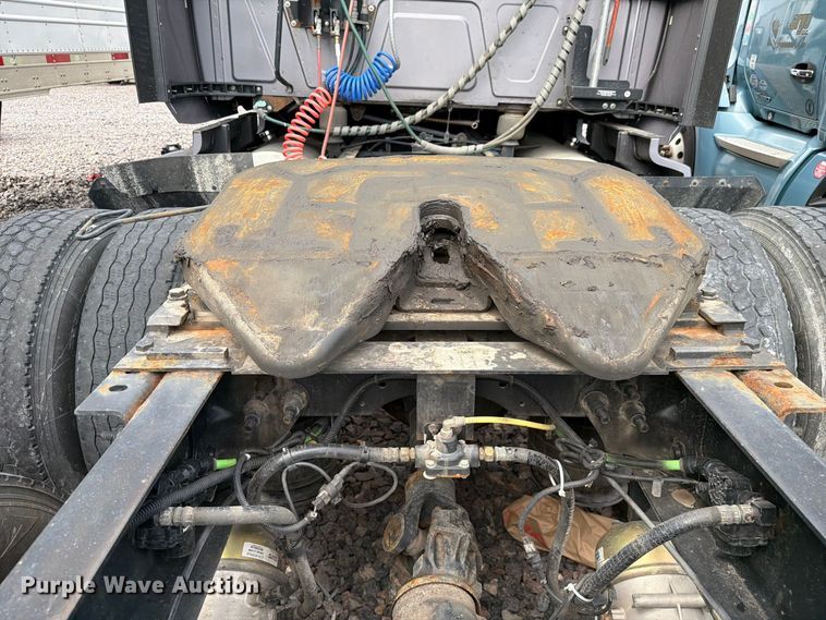 image for item YA4051 2021 International LT625 semi truck