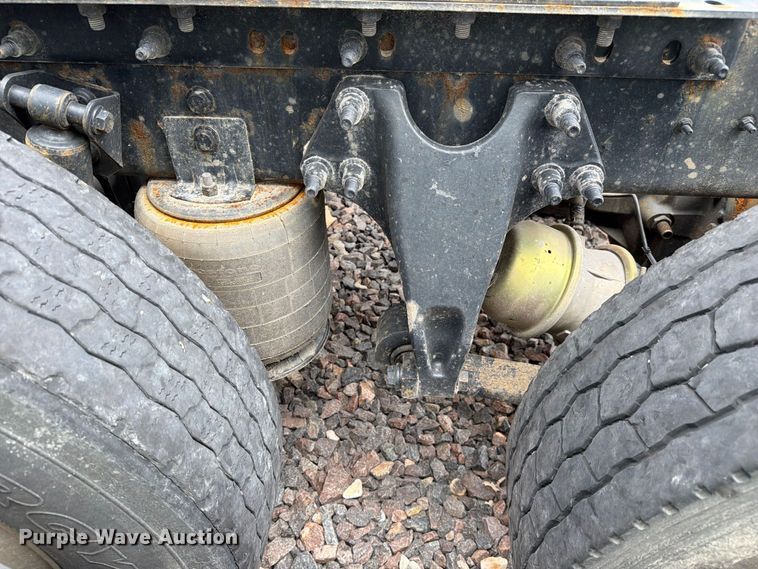 image for item YA4051 2021 International LT625 semi truck
