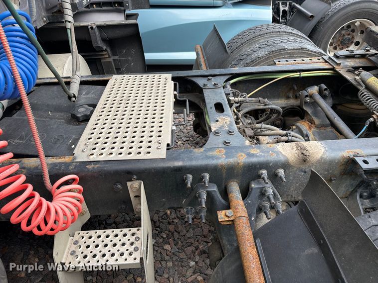 image for item YA4051 2021 International LT625 semi truck