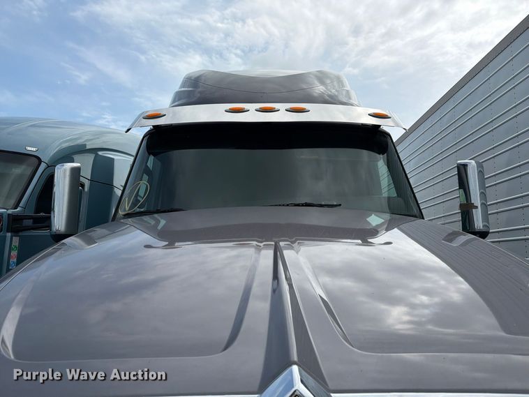 image for item YA4051 2021 International LT625 semi truck