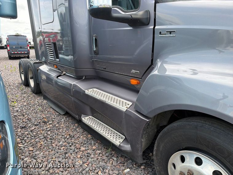image for item YA4051 2021 International LT625 semi truck