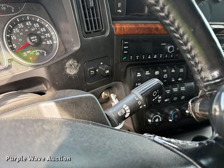 image for item YA4051 2021 International LT625 semi truck