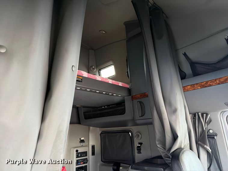 image for item YA4051 2021 International LT625 semi truck