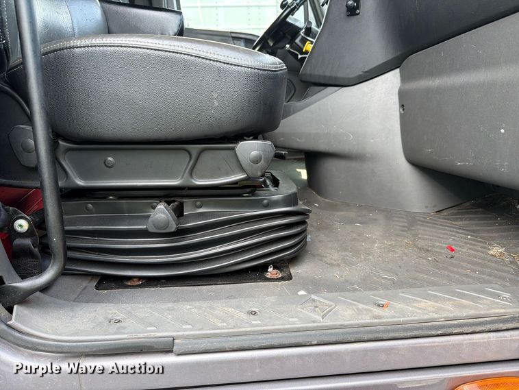 image for item YA4051 2021 International LT625 semi truck