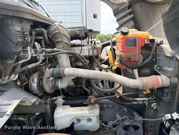 image for item YA4051 2021 International LT625 semi truck