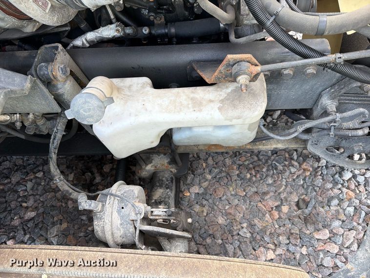 image for item YA4051 2021 International LT625 semi truck
