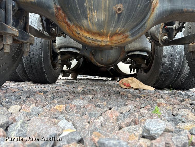 image for item YA4051 2021 International LT625 semi truck