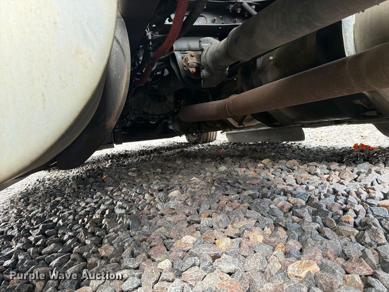 image for item YA4051 2021 International LT625 semi truck