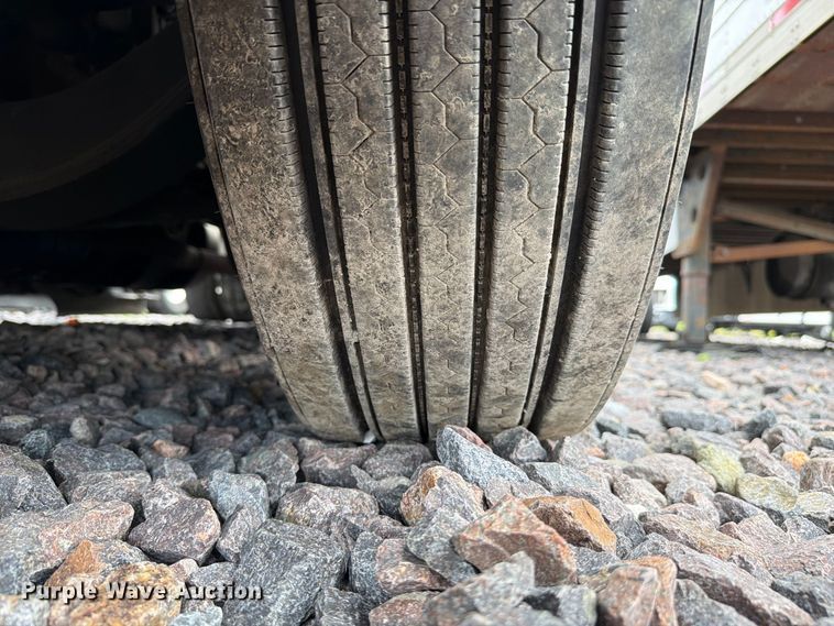 image for item YA4051 2021 International LT625 semi truck