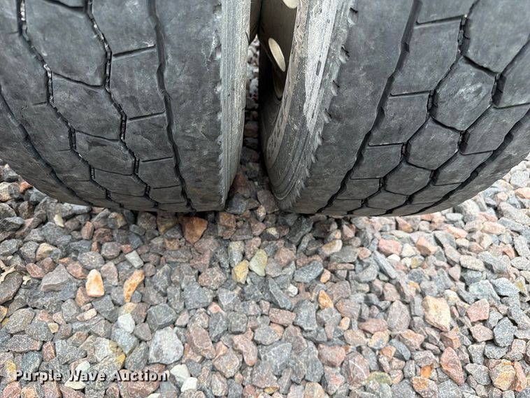 image for item YA4051 2021 International LT625 semi truck