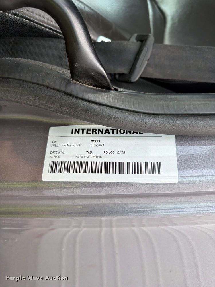 image for item YA4051 2021 International LT625 semi truck
