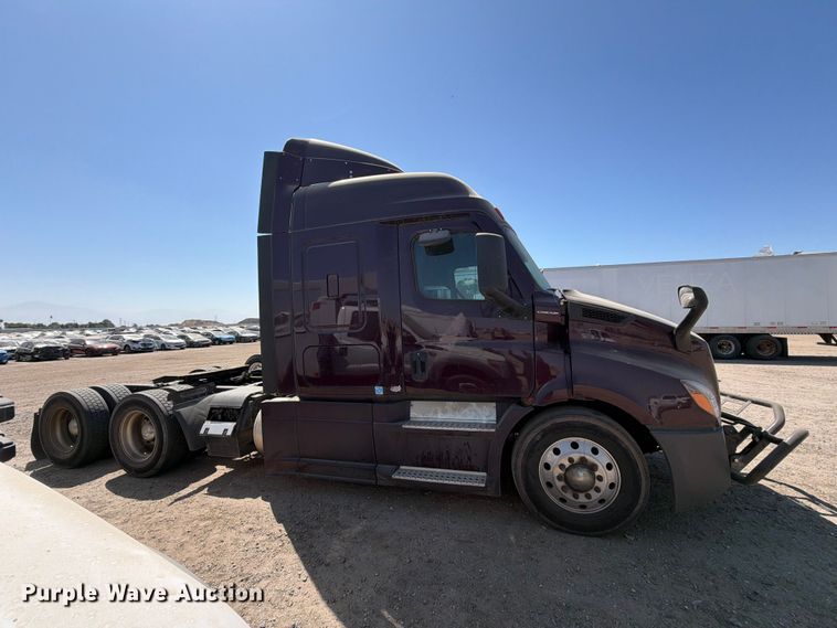 image for item YA4065 2022 Freightliner Cascadia 116 semi truck
