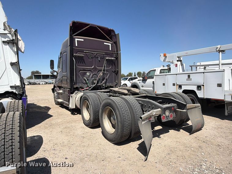 image for item YA4065 2022 Freightliner Cascadia 116 semi truck