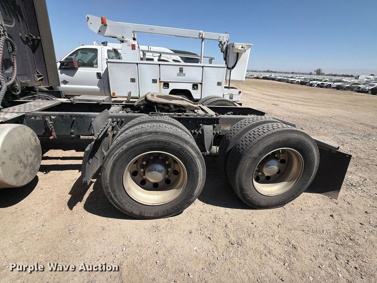 image for item YA4065 2022 Freightliner Cascadia 116 semi truck