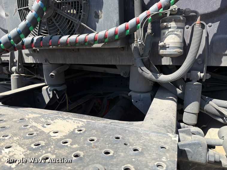 image for item YA4065 2022 Freightliner Cascadia 116 semi truck