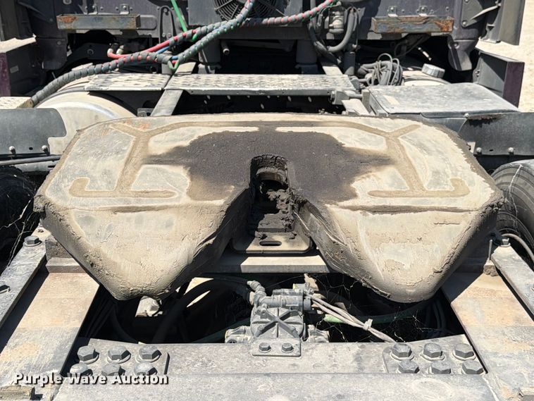 image for item YA4065 2022 Freightliner Cascadia 116 semi truck
