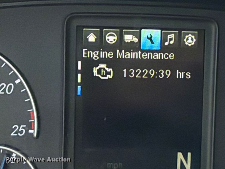 image for item YA4065 2022 Freightliner Cascadia 116 semi truck
