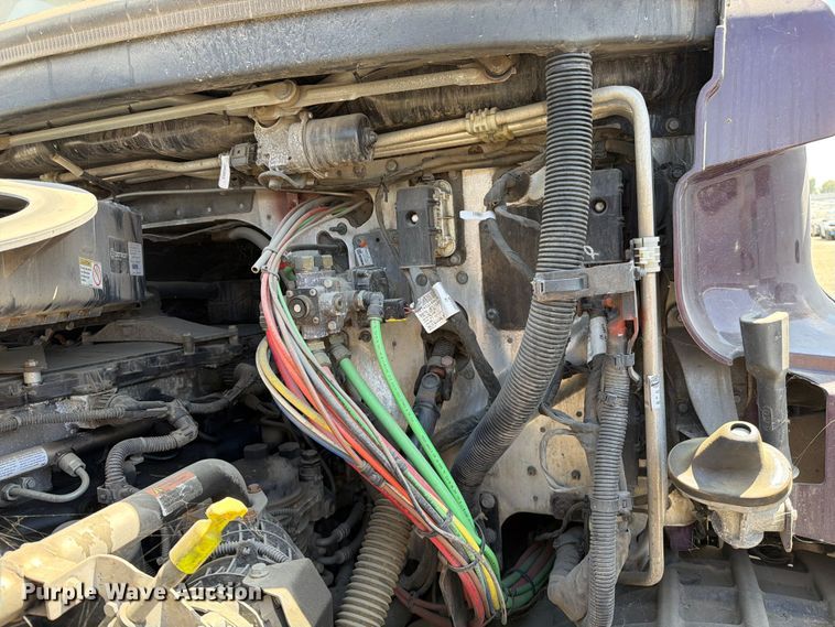image for item YA4065 2022 Freightliner Cascadia 116 semi truck