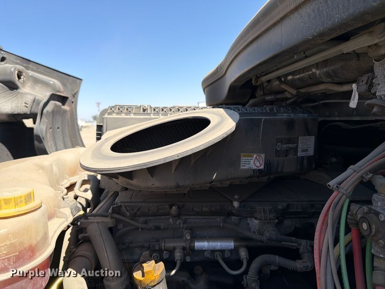 image for item YA4065 2022 Freightliner Cascadia 116 semi truck