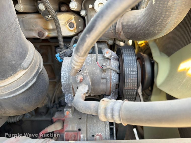 image for item YA4065 2022 Freightliner Cascadia 116 semi truck
