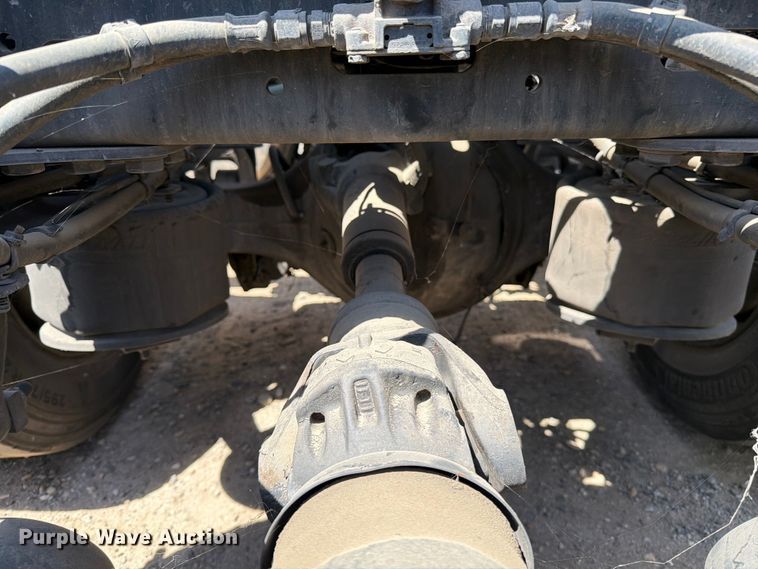 image for item YA4065 2022 Freightliner Cascadia 116 semi truck