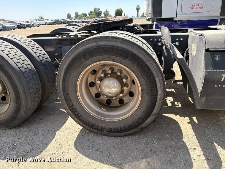 image for item YA4065 2022 Freightliner Cascadia 116 semi truck