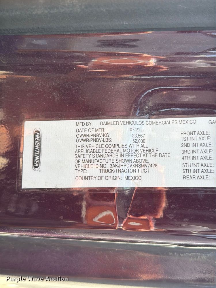 image for item YA4065 2022 Freightliner Cascadia 116 semi truck