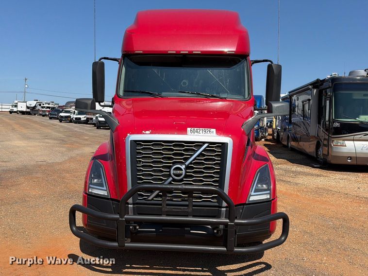 image for item YA4137 2022 Volvo VNL semi truck