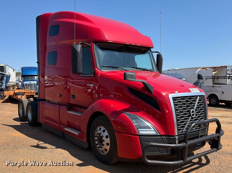 image for item YA4137 2022 Volvo VNL semi truck