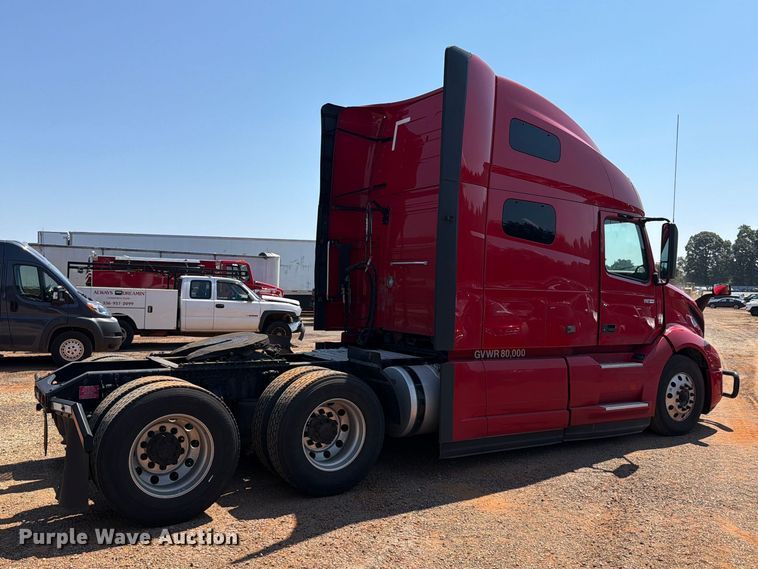 image for item YA4137 2022 Volvo VNL semi truck