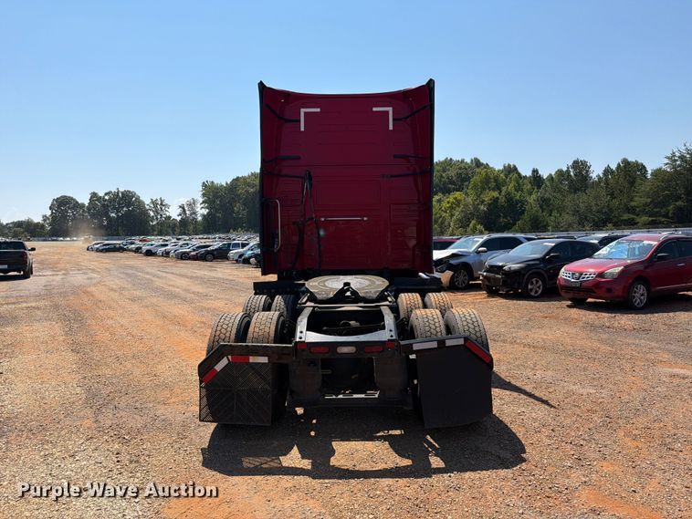 image for item YA4137 2022 Volvo VNL semi truck