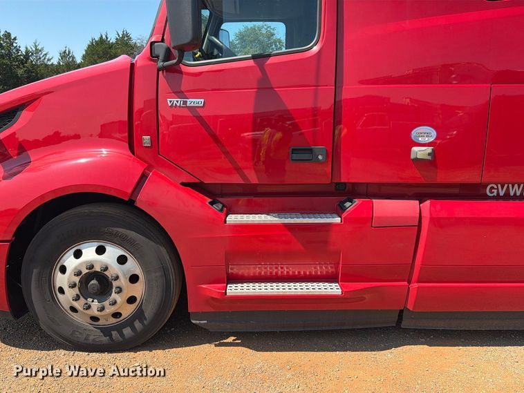 image for item YA4137 2022 Volvo VNL semi truck