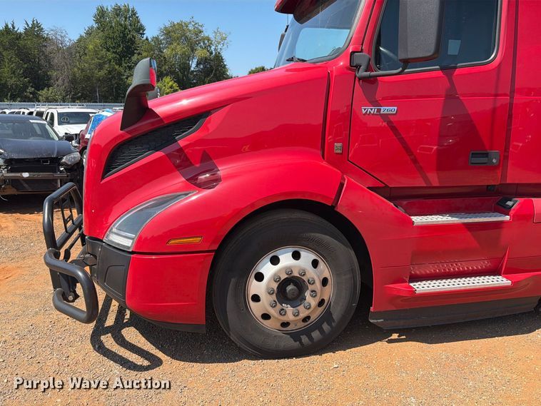 image for item YA4137 2022 Volvo VNL semi truck