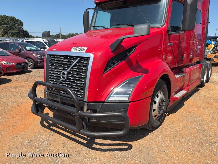 image for item YA4137 2022 Volvo VNL semi truck