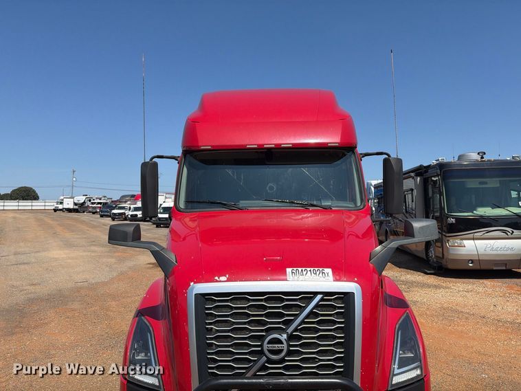 image for item YA4137 2022 Volvo VNL semi truck
