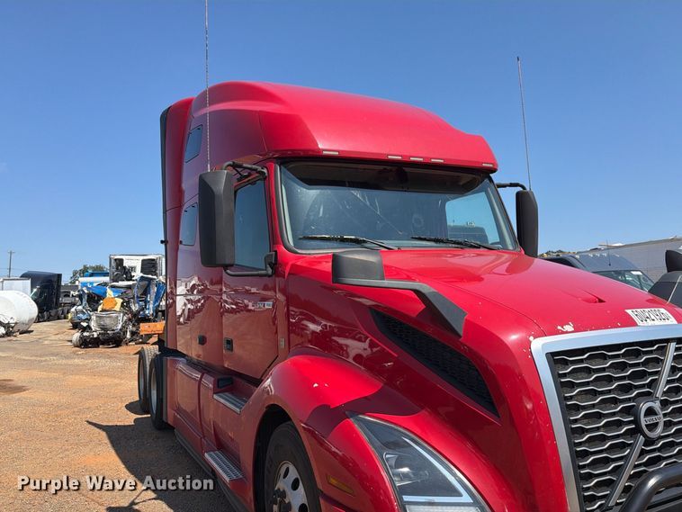 image for item YA4137 2022 Volvo VNL semi truck