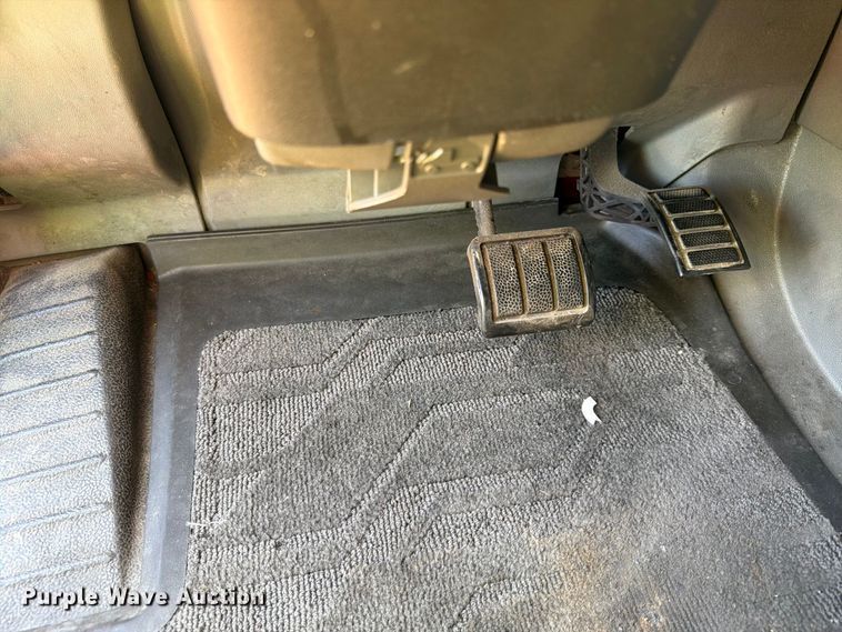 image for item YA4137 2022 Volvo VNL semi truck