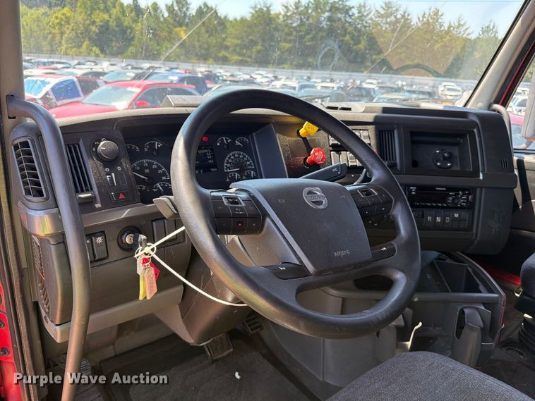 image for item YA4137 2022 Volvo VNL semi truck