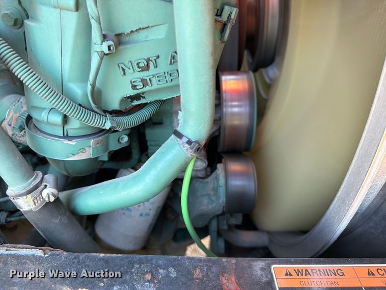 image for item YA4137 2022 Volvo VNL semi truck