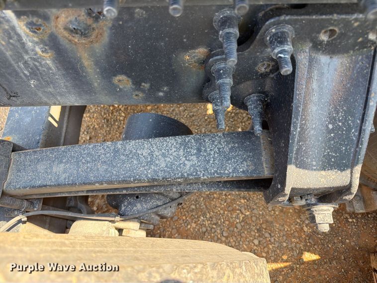 image for item YA4137 2022 Volvo VNL semi truck