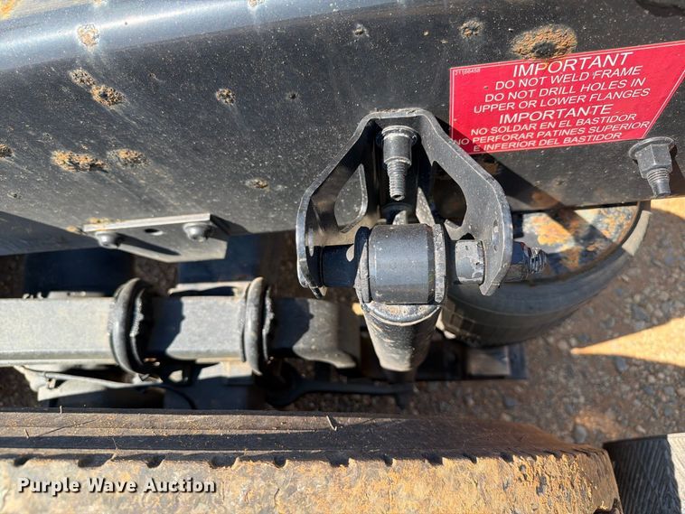 image for item YA4137 2022 Volvo VNL semi truck