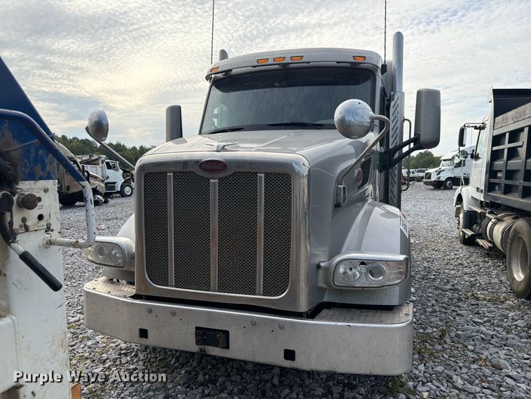 image for item YA4147 2021 Peterbilt 567 semi truck