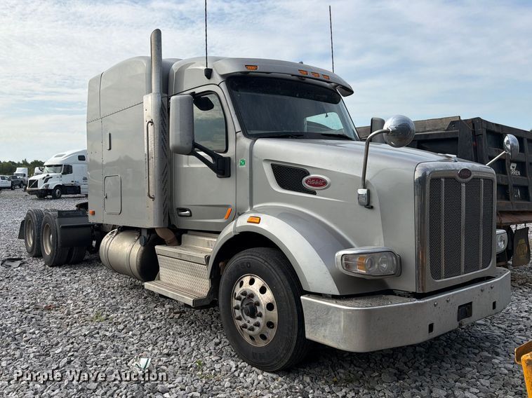 image for item YA4147 2021 Peterbilt 567 semi truck