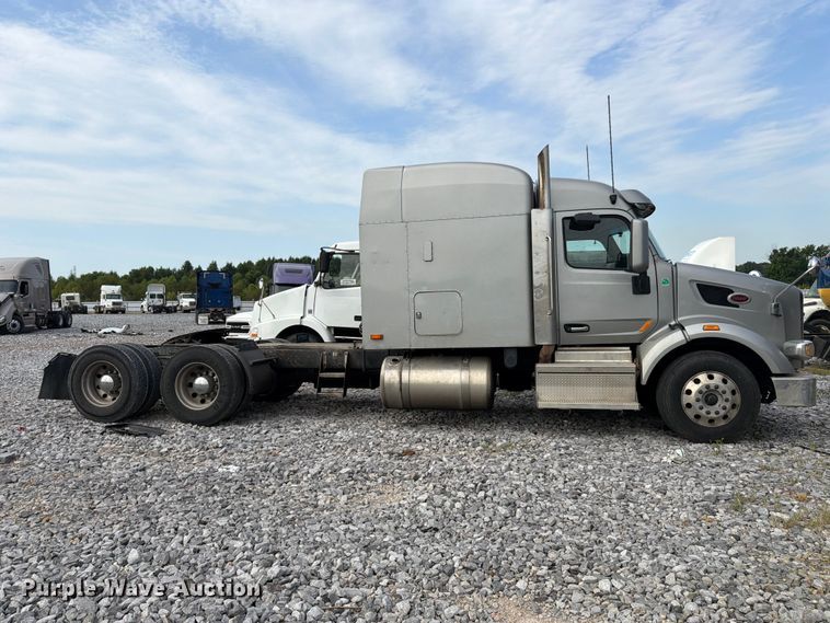 image for item YA4147 2021 Peterbilt 567 semi truck
