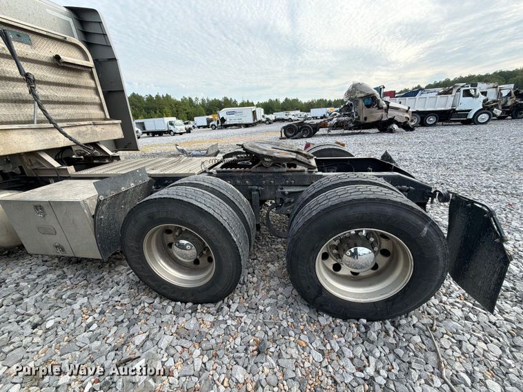 image for item YA4147 2021 Peterbilt 567 semi truck