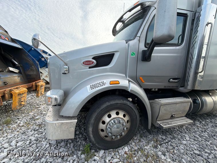 image for item YA4147 2021 Peterbilt 567 semi truck