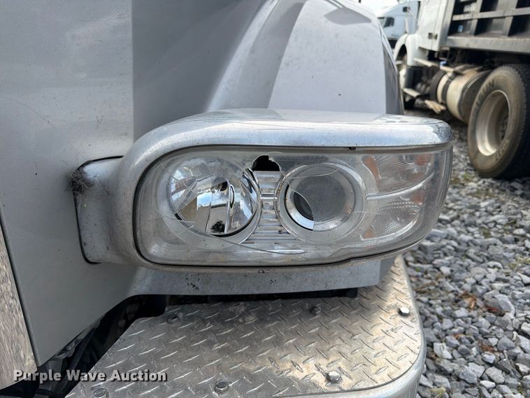 image for item YA4147 2021 Peterbilt 567 semi truck
