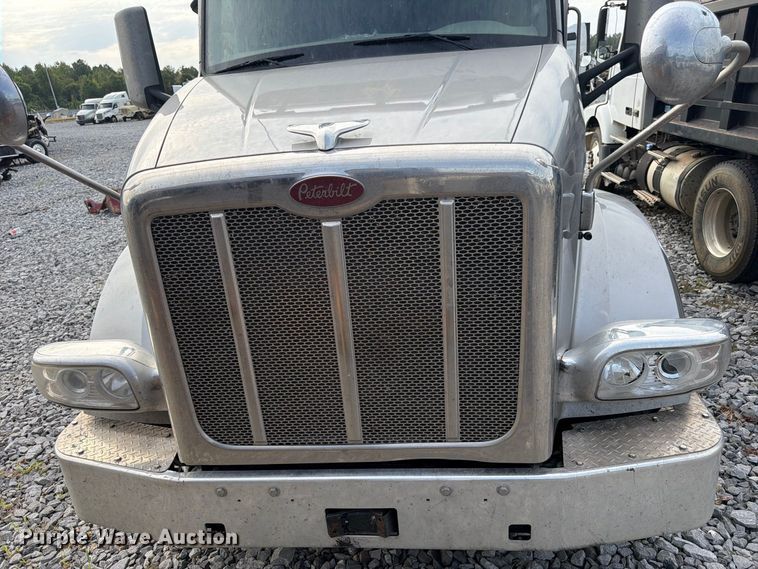 image for item YA4147 2021 Peterbilt 567 semi truck