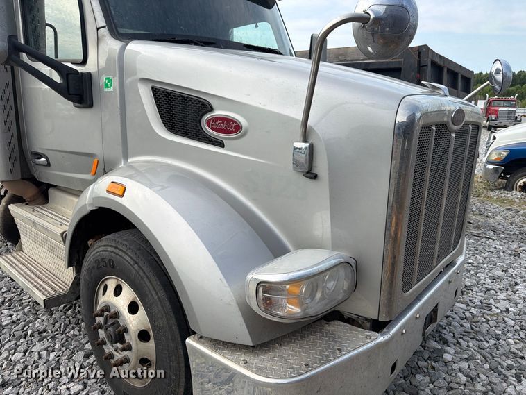 image for item YA4147 2021 Peterbilt 567 semi truck