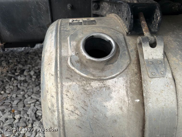 image for item YA4147 2021 Peterbilt 567 semi truck